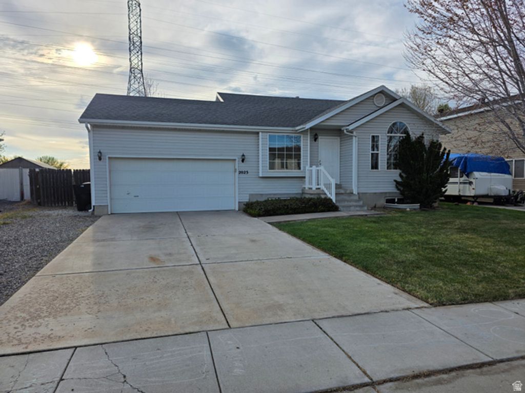 2023 N 1615 W, Clinton, UT 84015