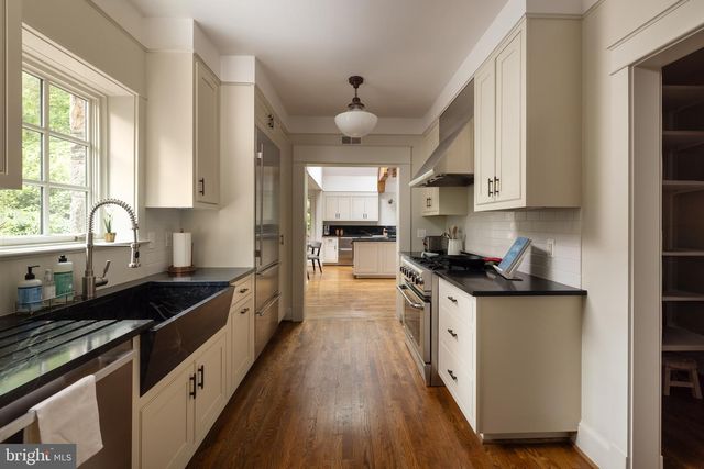 3615 49TH ST NW, Washington, DC 20016