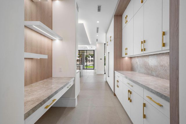 191 W Coconut Palm Road, Boca Raton, FL 33432