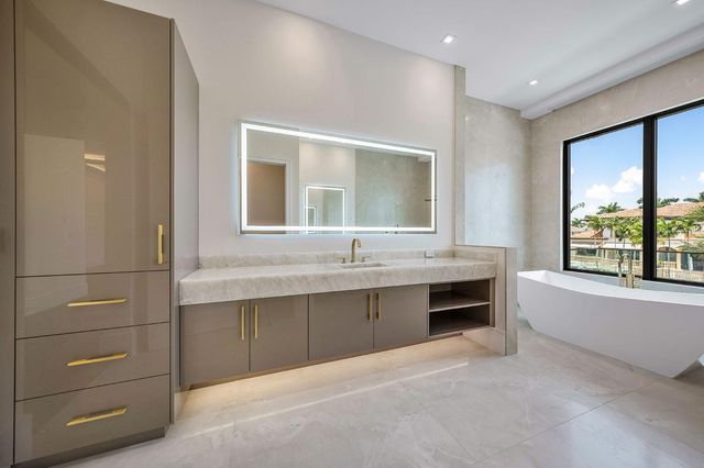 191 W Coconut Palm Road, Boca Raton, FL 33432