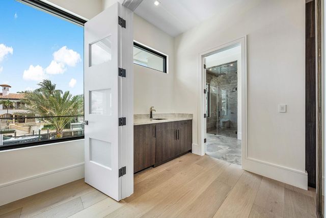 191 W Coconut Palm Road, Boca Raton, FL 33432