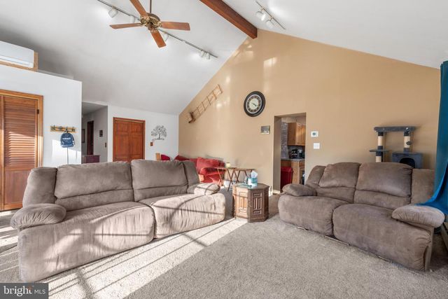 800 E CHERRY RD, Quakertown, PA 18951