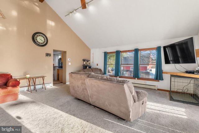 800 E CHERRY RD, Quakertown, PA 18951