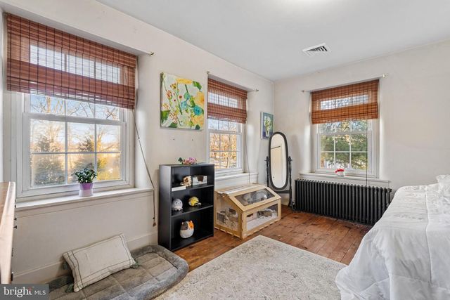 800 E CHERRY RD, Quakertown, PA 18951