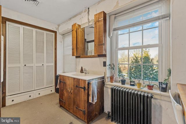 800 E CHERRY RD, Quakertown, PA 18951