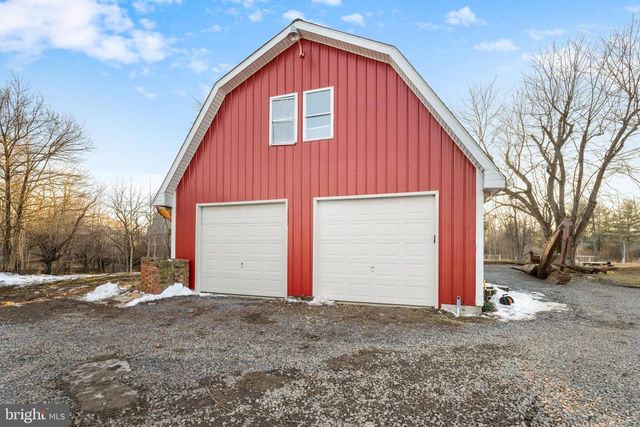 800 E CHERRY RD, Quakertown, PA 18951