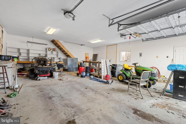 800 E CHERRY RD, Quakertown, PA 18951