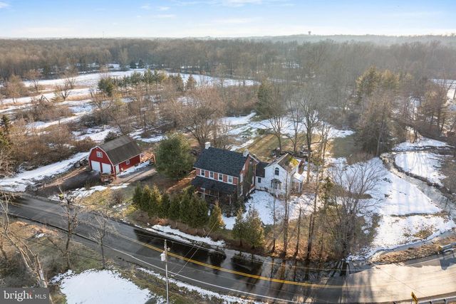 800 E CHERRY RD, Quakertown, PA 18951