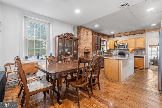 800 E CHERRY RD, Quakertown, PA 18951