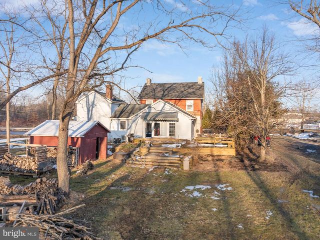 800 E CHERRY RD, Quakertown, PA 18951