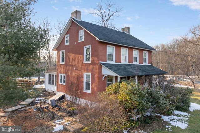 800 E CHERRY RD, Quakertown, PA 18951