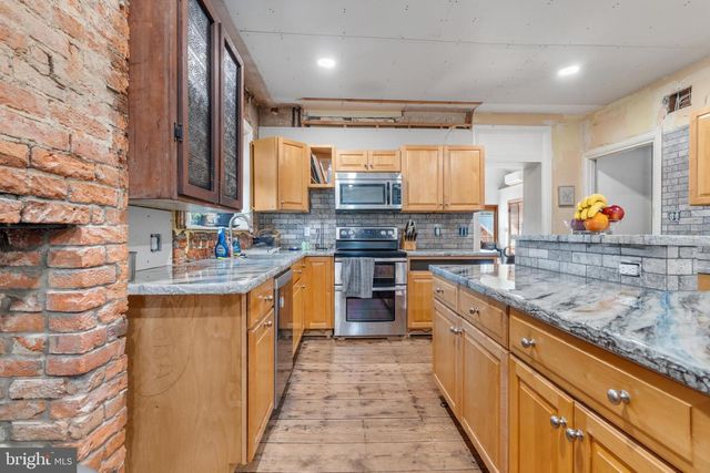 800 E CHERRY RD, Quakertown, PA 18951