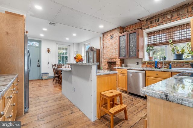 800 E CHERRY RD, Quakertown, PA 18951