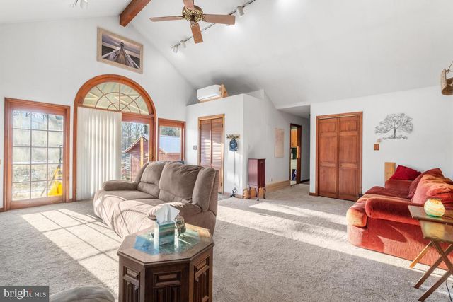 800 E CHERRY RD, Quakertown, PA 18951