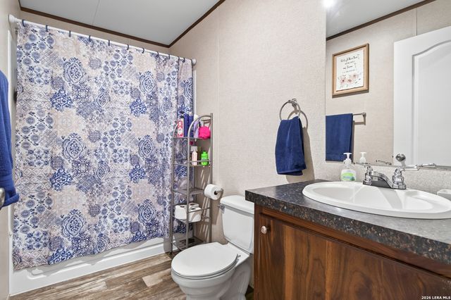 140 Valley View Dr, Poteet, TX 78065