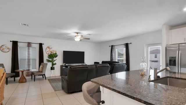 6300 BEVERLY HILLS DRIVE, Zephyrhills, FL 33541