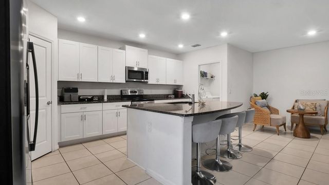 6300 BEVERLY HILLS DRIVE, Zephyrhills, FL 33541