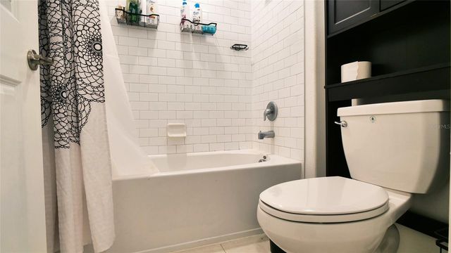 6300 BEVERLY HILLS DRIVE, Zephyrhills, FL 33541