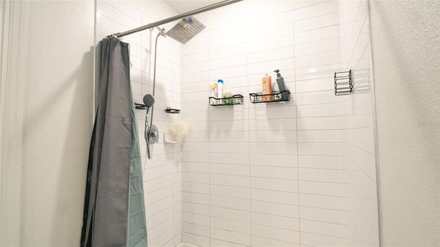 6300 BEVERLY HILLS DRIVE, Zephyrhills, FL 33541