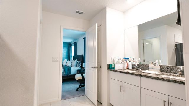 6300 BEVERLY HILLS DRIVE, Zephyrhills, FL 33541