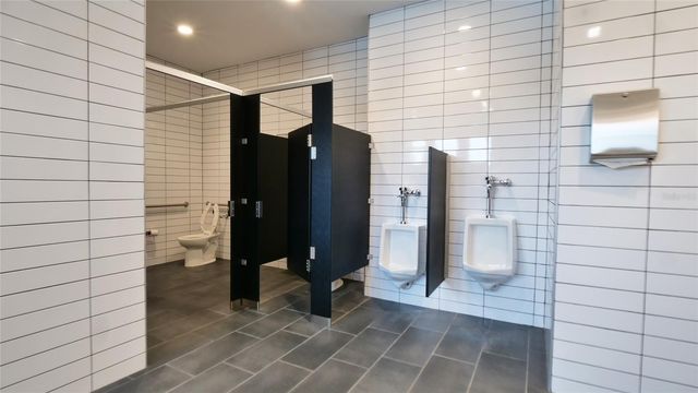 6300 BEVERLY HILLS DRIVE, Zephyrhills, FL 33541