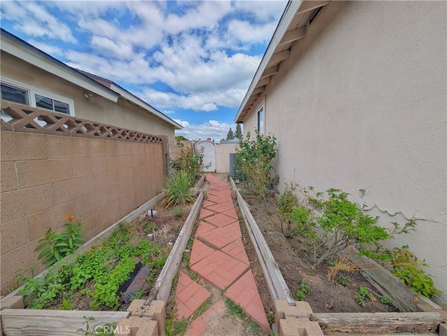 2314 E Alden, Anaheim, CA 92806