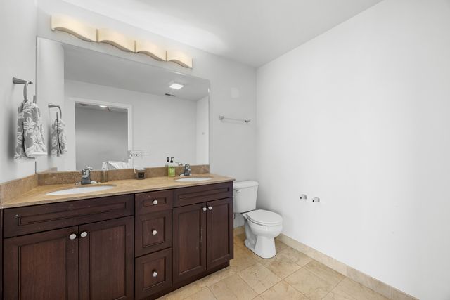 2602 W DIVERSEY Avenue 402, Chicago, IL 60647