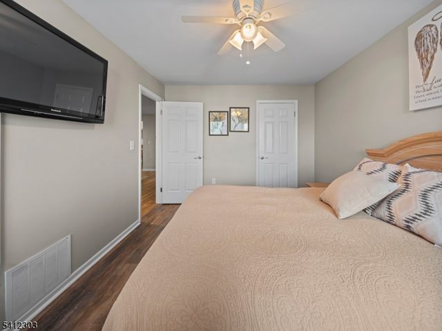 56 Quartz Ln 56, Paterson City, NJ 07501