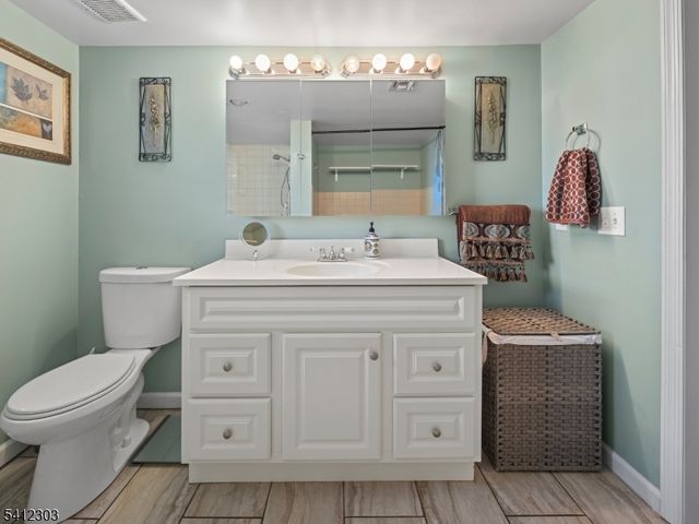 56 Quartz Ln 56, Paterson City, NJ 07501