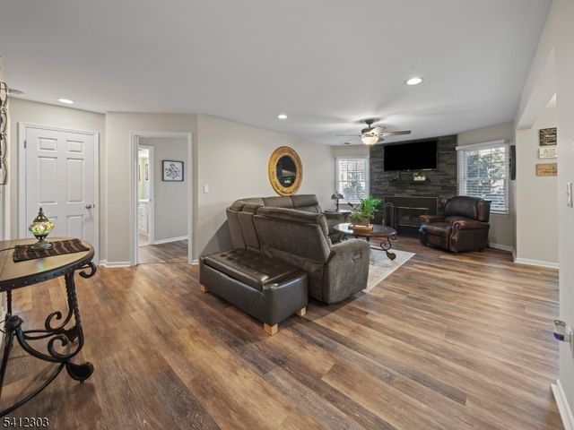 56 Quartz Ln 56, Paterson City, NJ 07501