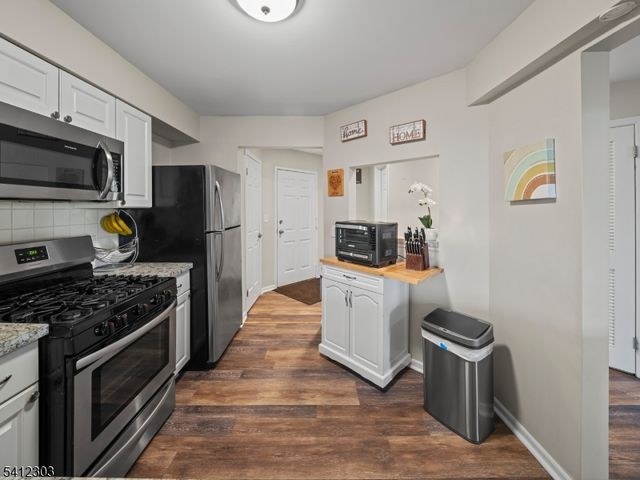 56 Quartz Ln 56, Paterson City, NJ 07501