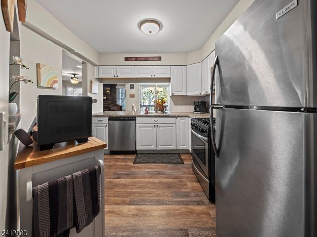 56 Quartz Ln 56, Paterson City, NJ 07501