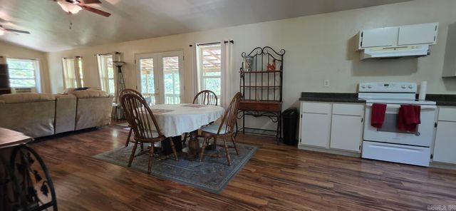 951 E County Road 206, Alton, MO 65606