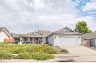716 Crystal Drive, Eagle Point, OR 97524