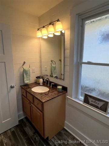 1131 Burton Avenue, New Albany, IN 47150