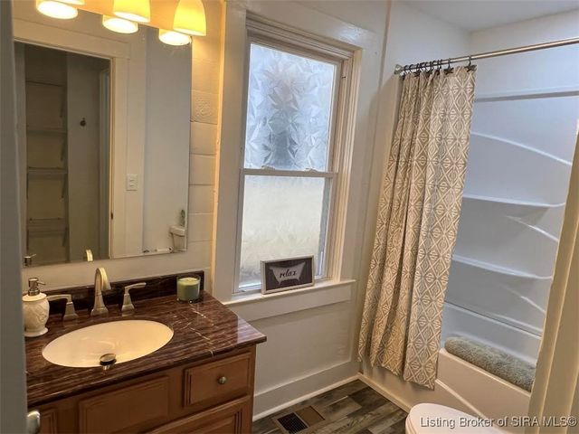 1131 Burton Avenue, New Albany, IN 47150