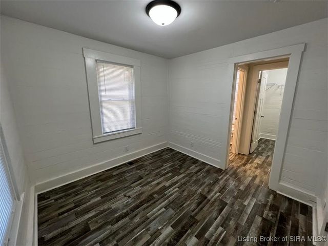 1131 Burton Avenue, New Albany, IN 47150