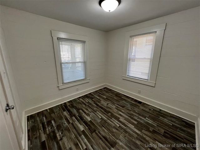 1131 Burton Avenue, New Albany, IN 47150