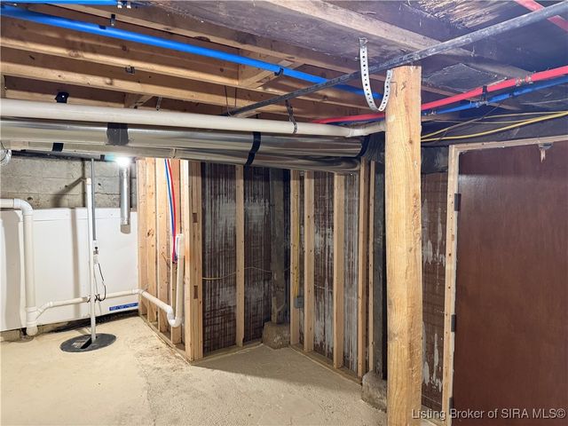 1131 Burton Avenue, New Albany, IN 47150