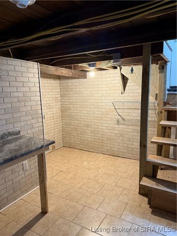 1131 Burton Avenue, New Albany, IN 47150