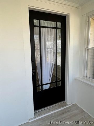 1131 Burton Avenue, New Albany, IN 47150