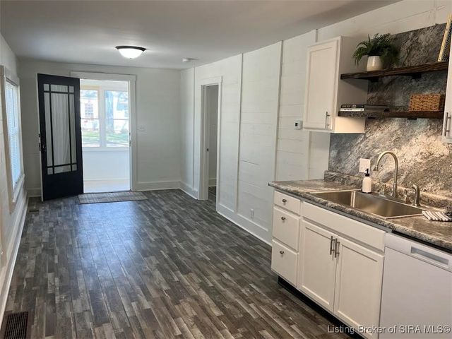 1131 Burton Avenue, New Albany, IN 47150