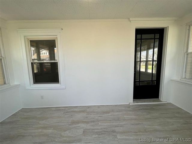 1131 Burton Avenue, New Albany, IN 47150