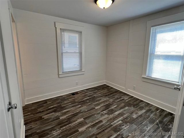 1131 Burton Avenue, New Albany, IN 47150