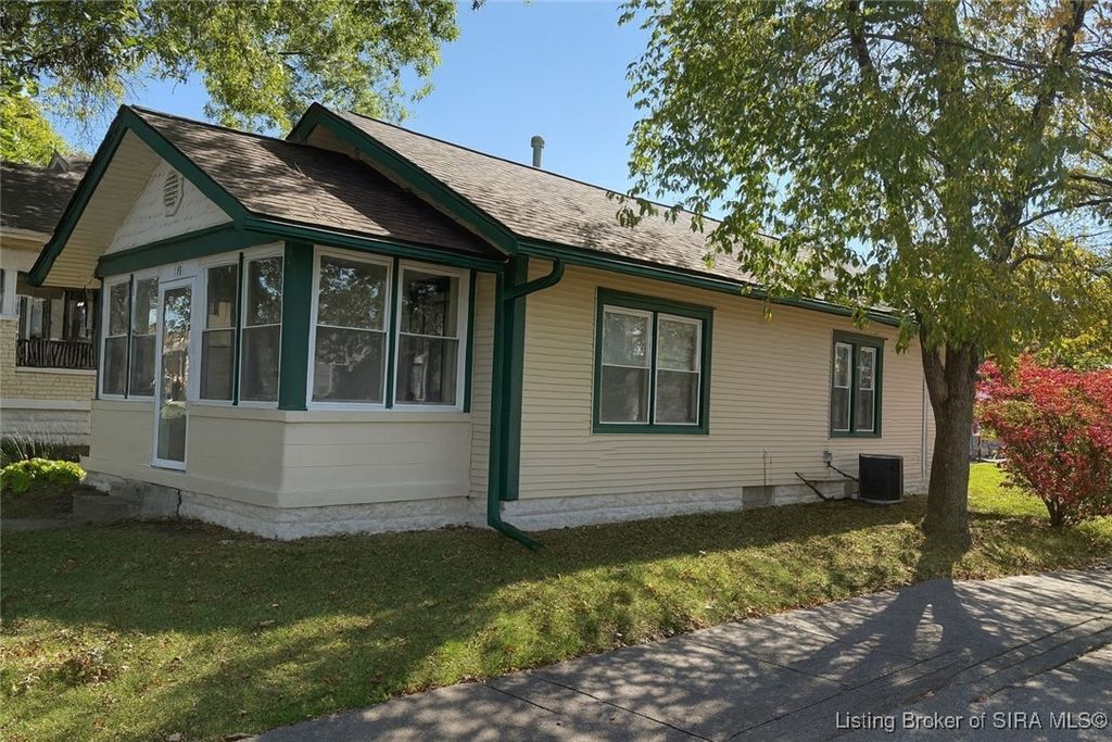 1131 Burton Avenue, New Albany, IN 47150