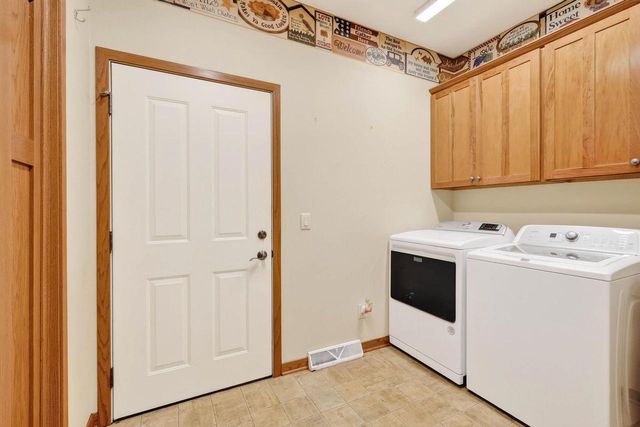2017 W Milwaukee Street, Stoughton, WI 53589