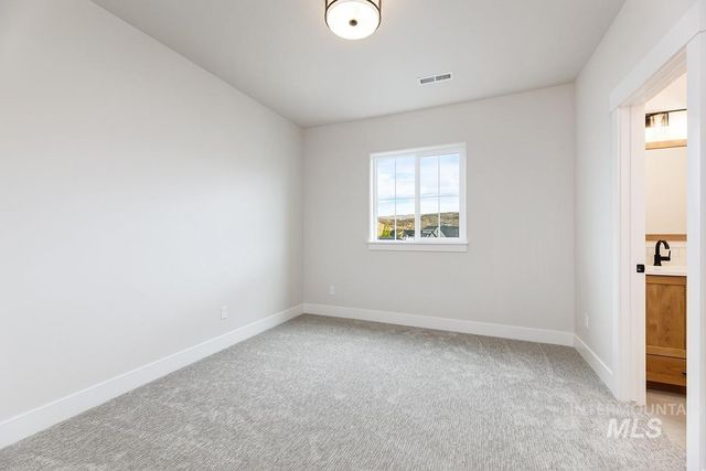 7027 W Waxwing Dr, Boise, ID 83714