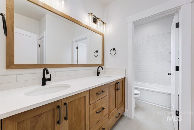 7027 W Waxwing Dr, Boise, ID 83714