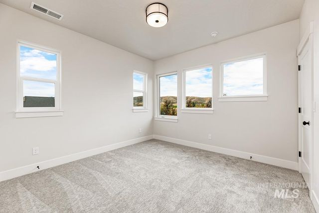 7027 W Waxwing Dr, Boise, ID 83714