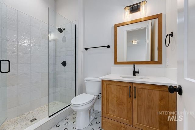 7027 W Waxwing Dr, Boise, ID 83714